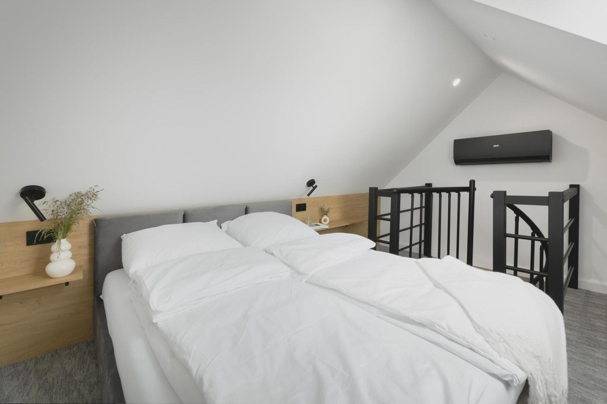 Apartamenty Na Lakach 쿠도바-즈루이 외부 사진